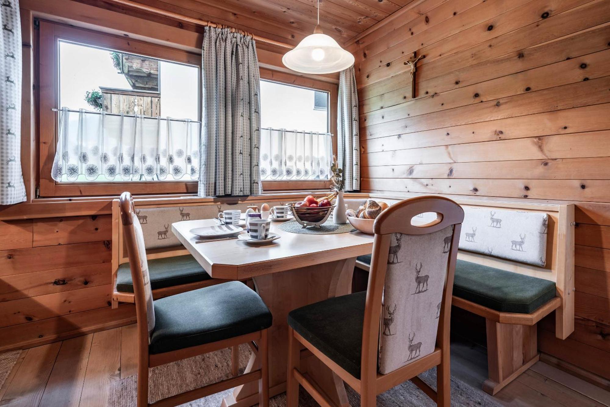 Holzknechthuette Villa Mayrhofen Exterior foto